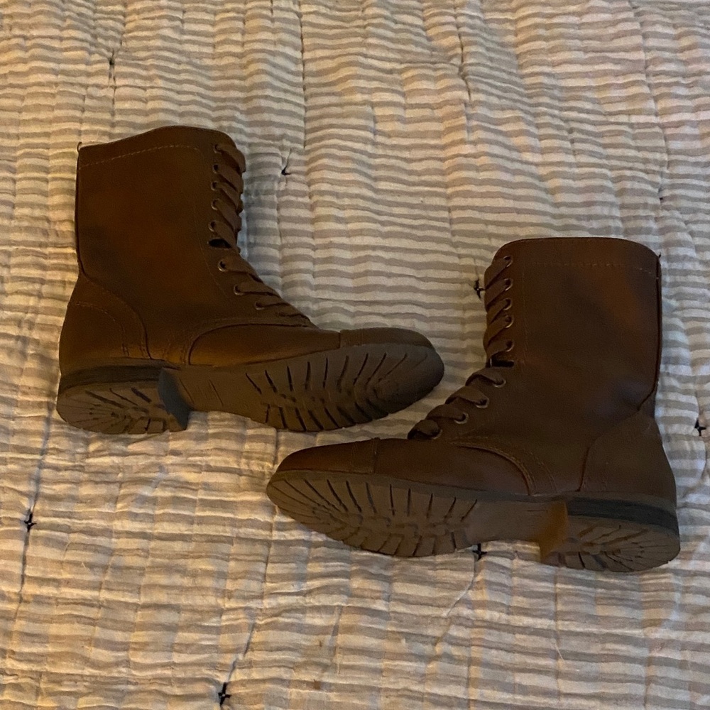 New without tags Brown Boots